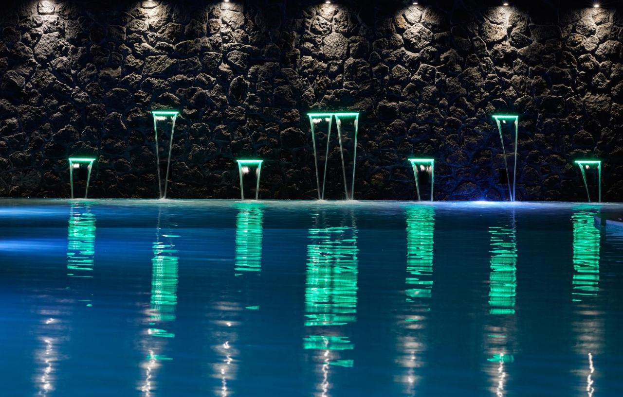 Amara Santorini Hotel Kamári